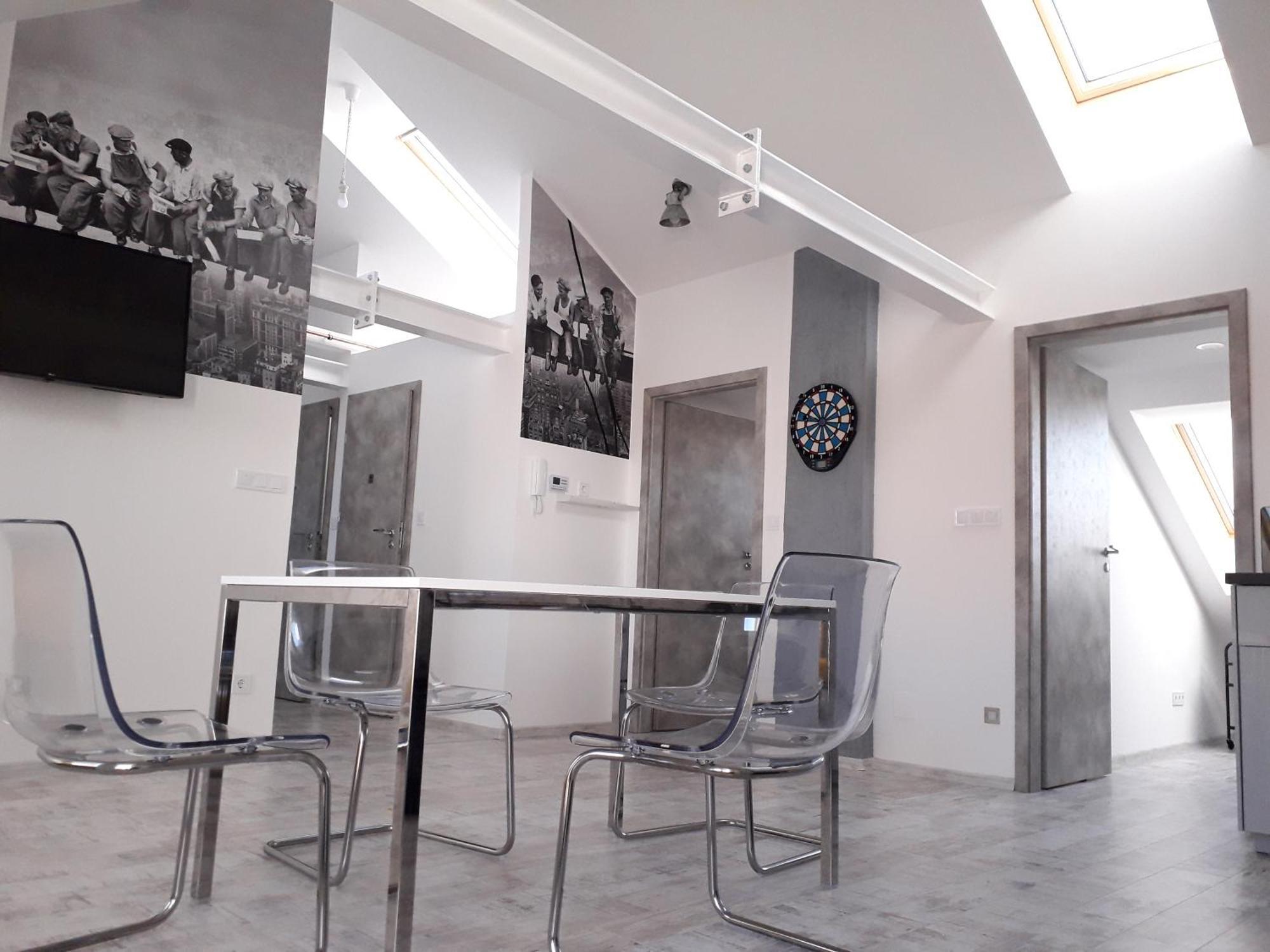 Apartment 8x8 Tetoter *